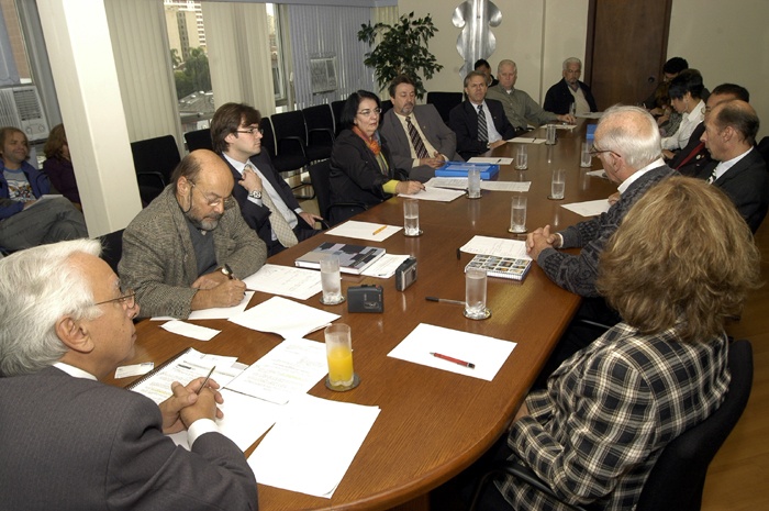 Vereadores se reúnem com representantes da Comec 