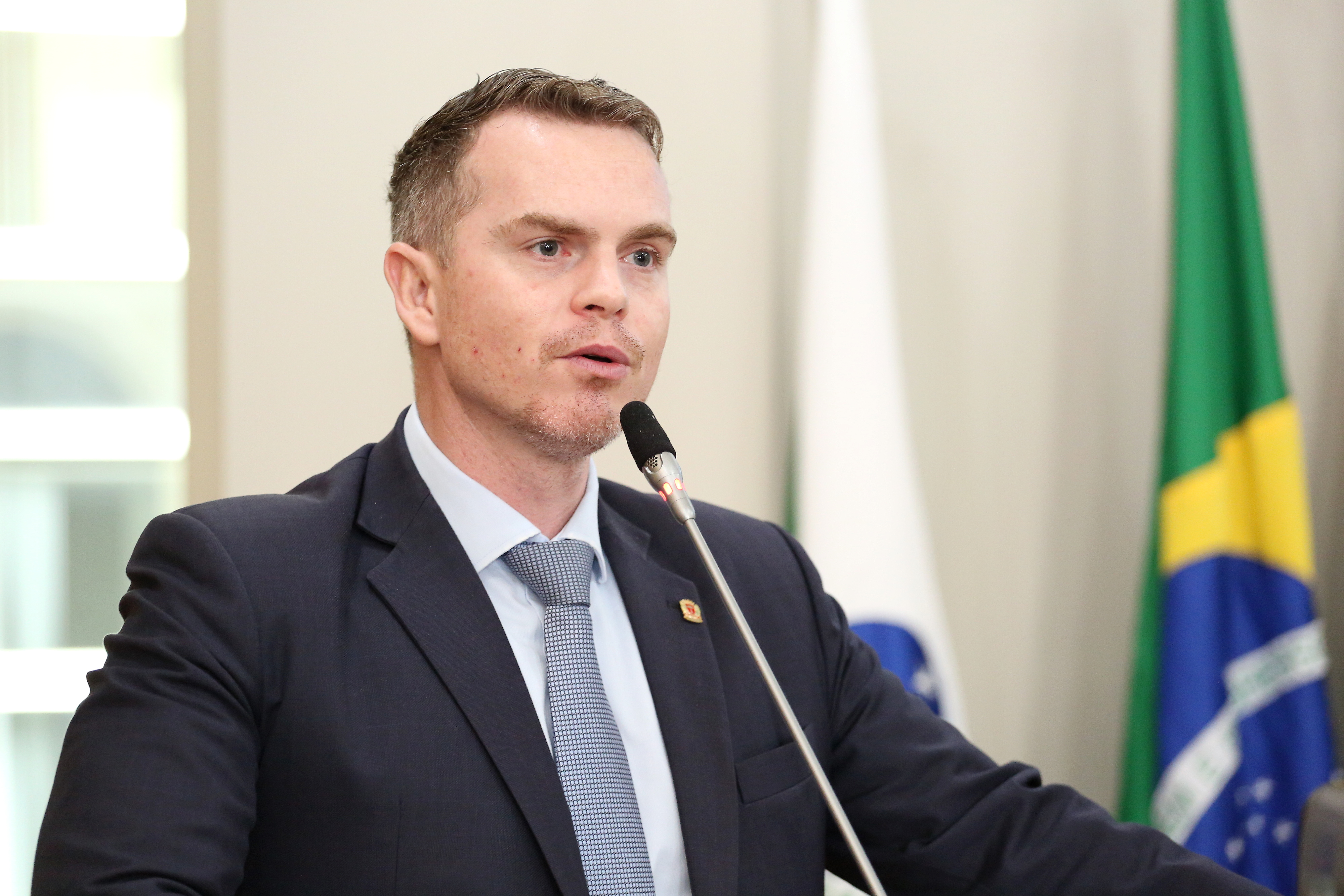 Vereadores sugerem usina flutuante no parque Barigui e obras viárias