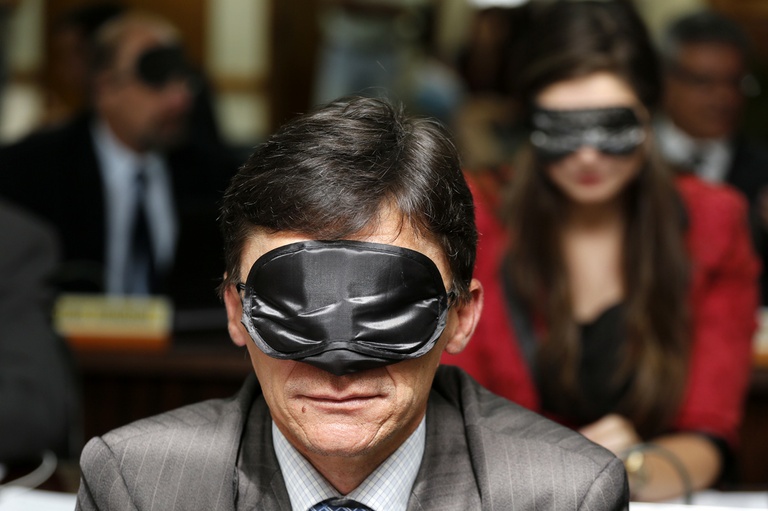 Vereadores têm vivência em sensibilização à deficiência visual 