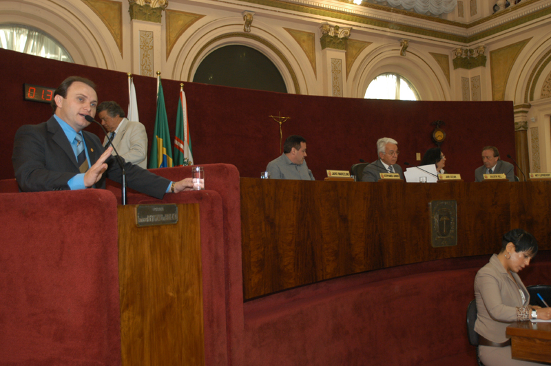 Vice-líder destaca respeito nos trabalhos 