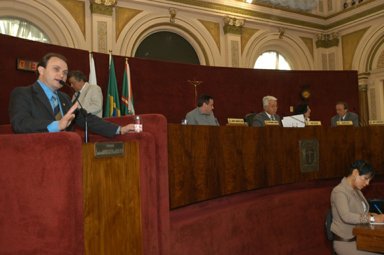 Vice-líder destaca respeito nos trabalhos 