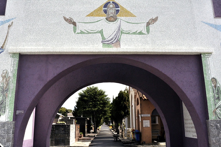 Videomonitoramento nos cemitérios municipais de Curitiba será votado