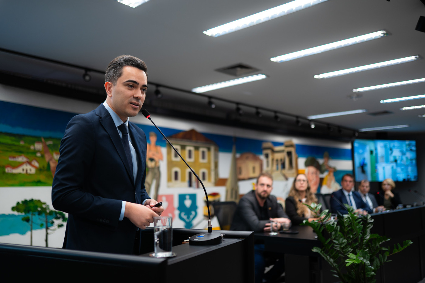 Vídeos sobre a FAS motivam reunião com vereadores de Curitiba