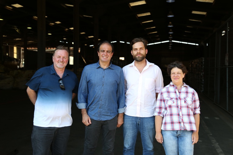 Visita à Essencis alerta para leis focadas na separação de resíduos