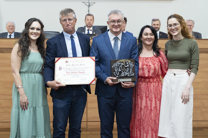 Vitor Roberto Tioqueta, superintendente do Sebrae, recebe a Cidadania Honorária