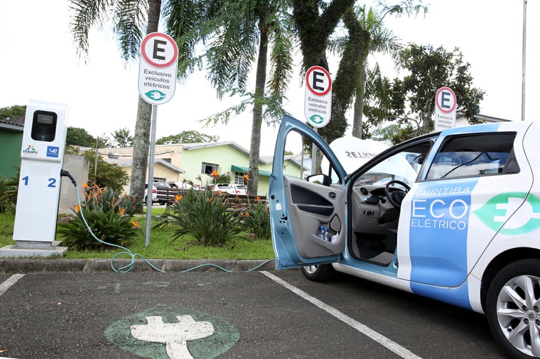 Votação de segunda retoma incentivo a veículos elétricos