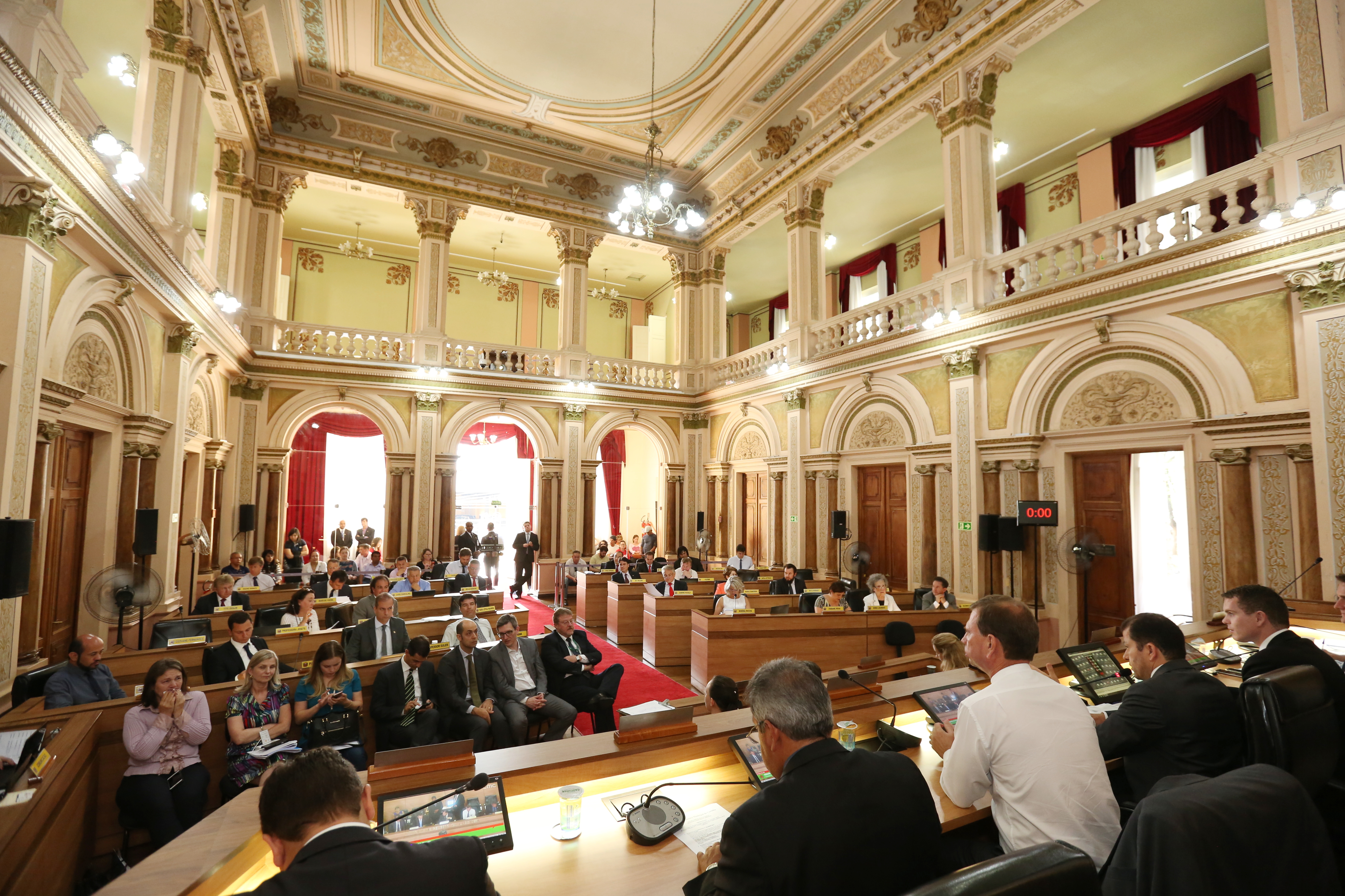 Votações na CMC continuam às 14h30; mais 10 projetos estão na pauta