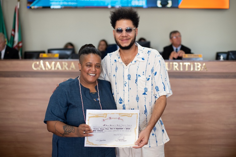 Votos de Congratulações: artista urbano é homenageado na Câmara de Curitiba