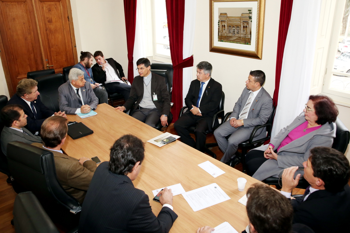  Arcebispo de Curitiba pede que vereadores votem contra bebida