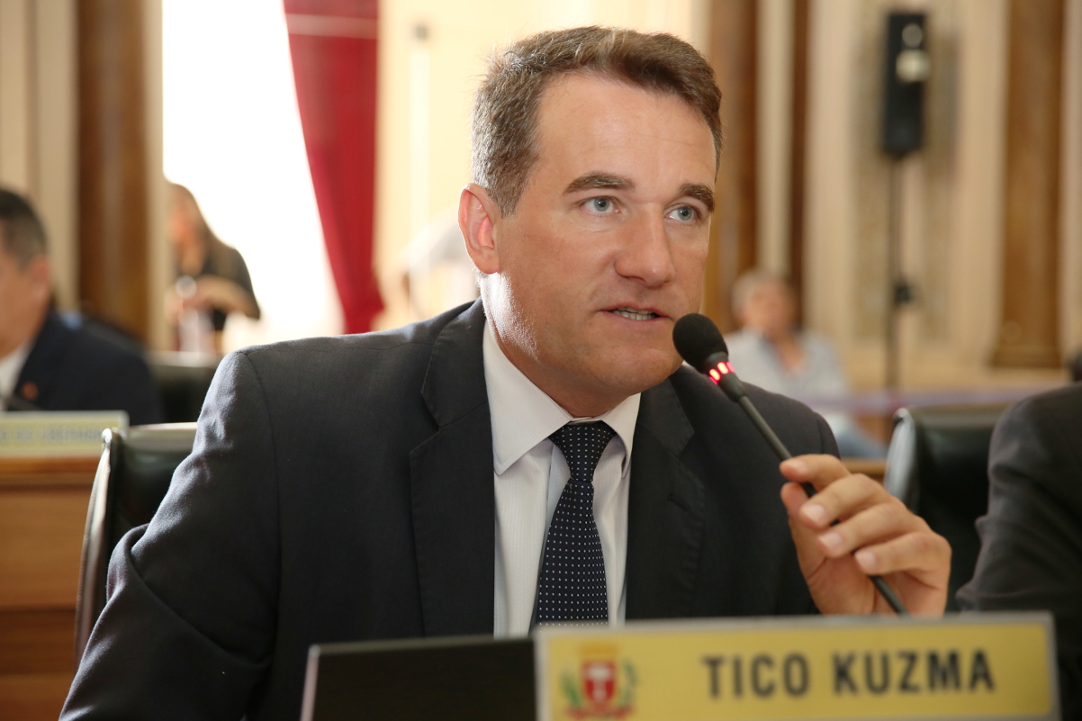 Partidos recém-criados emplacam 2 vereadores em Curitiba 