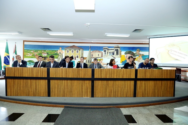 Sindicatos pedem que Prefeitura retire projetos do Plano de Recuperação