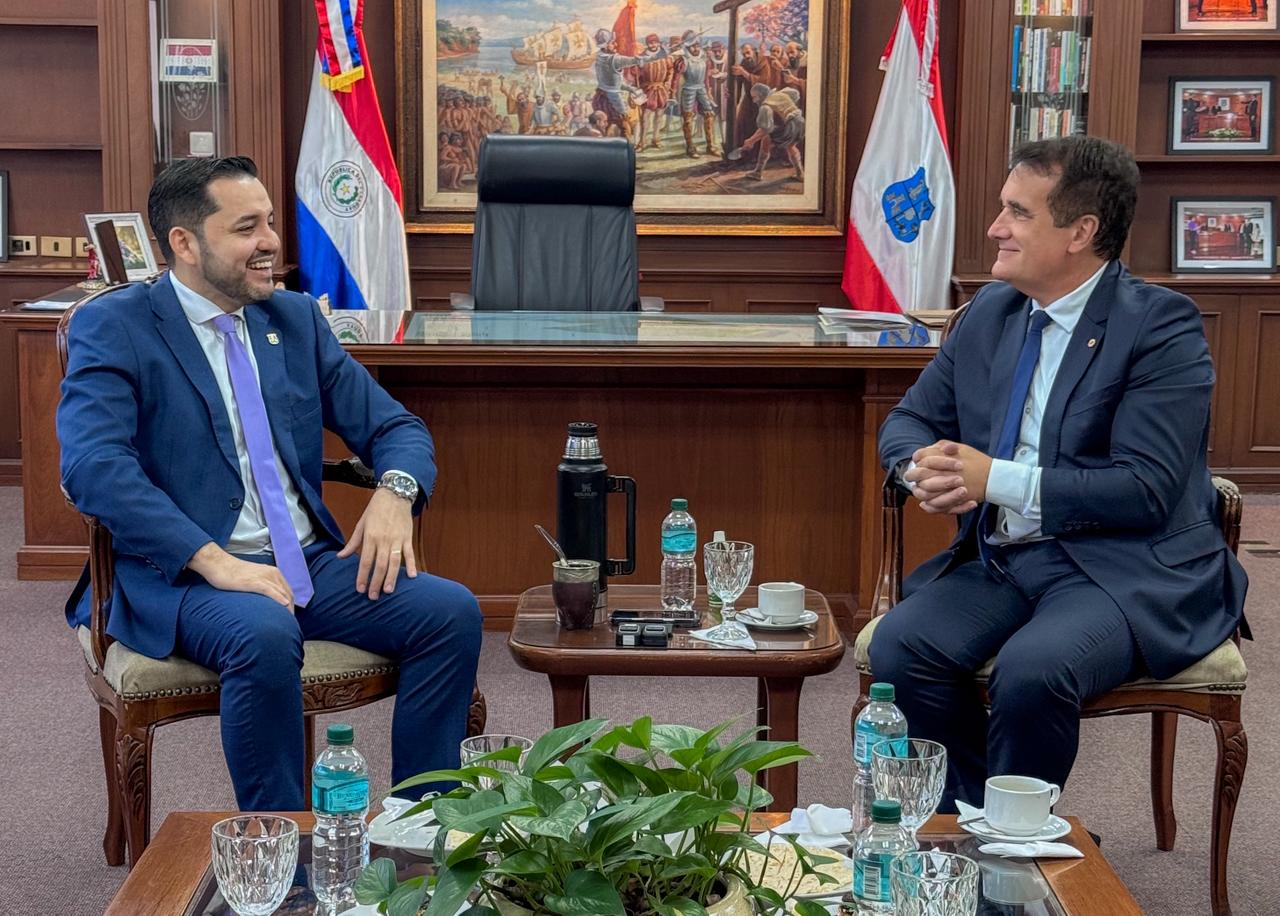 Agenda internacional promove cooperação entre Curitiba e Assunção